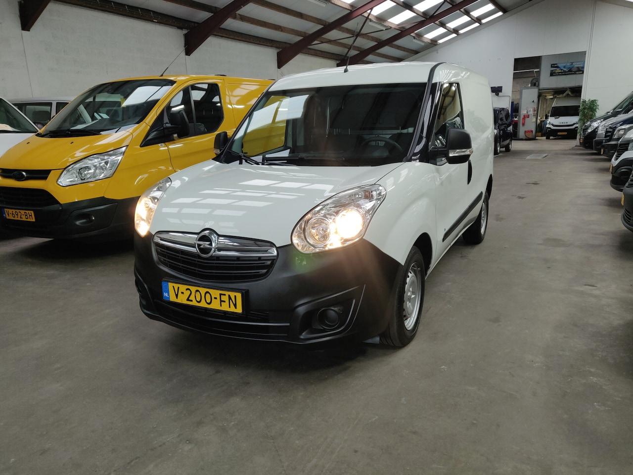 Opel Combo - 1.3 CDTi L1H1 Edition 1.3 CDTi L1H1 Edition - AutoWereld.nl