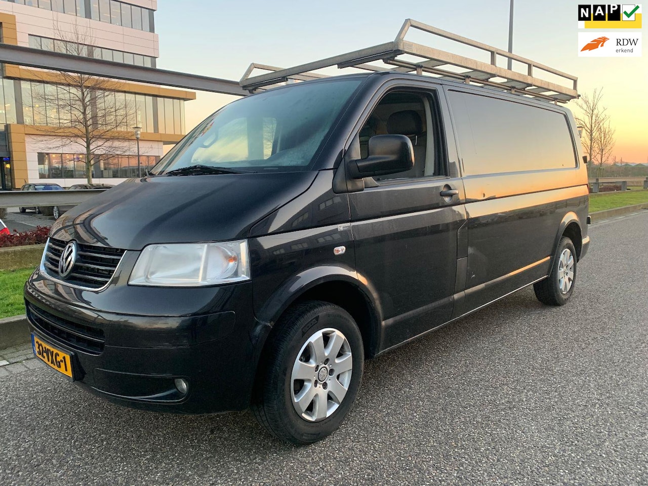 Volkswagen Transporter - 2.5 TDI 340 Trendline * IMPERIAAL * AIRCO * GROOT ONDERHOUD GEHAD * - AutoWereld.nl