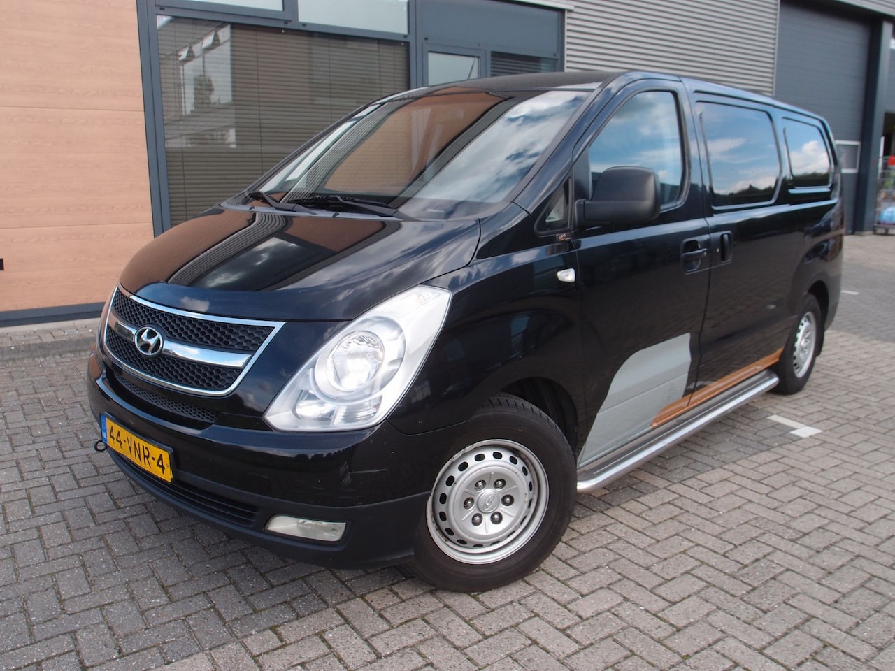 Hyundai H 300 - 2.5 CRDi Active 170pk trekhaak ONLY EXPORT - AutoWereld.nl