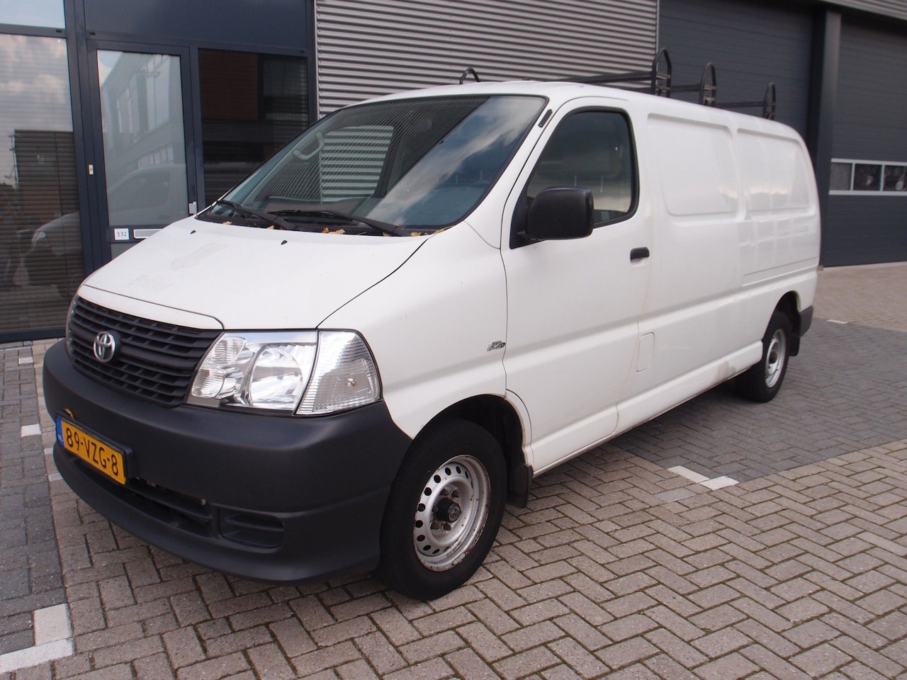 Toyota HiAce - 2.5 D-4D LWB COMFORT 105.000km like new! - AutoWereld.nl