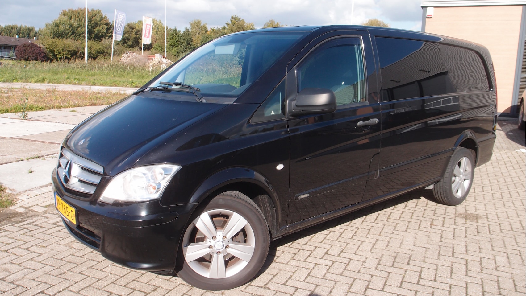 Mercedes-Benz Vito - 113 CDI 320 Lang DC Luxe airco automaat l.m velgen euro5 - AutoWereld.nl