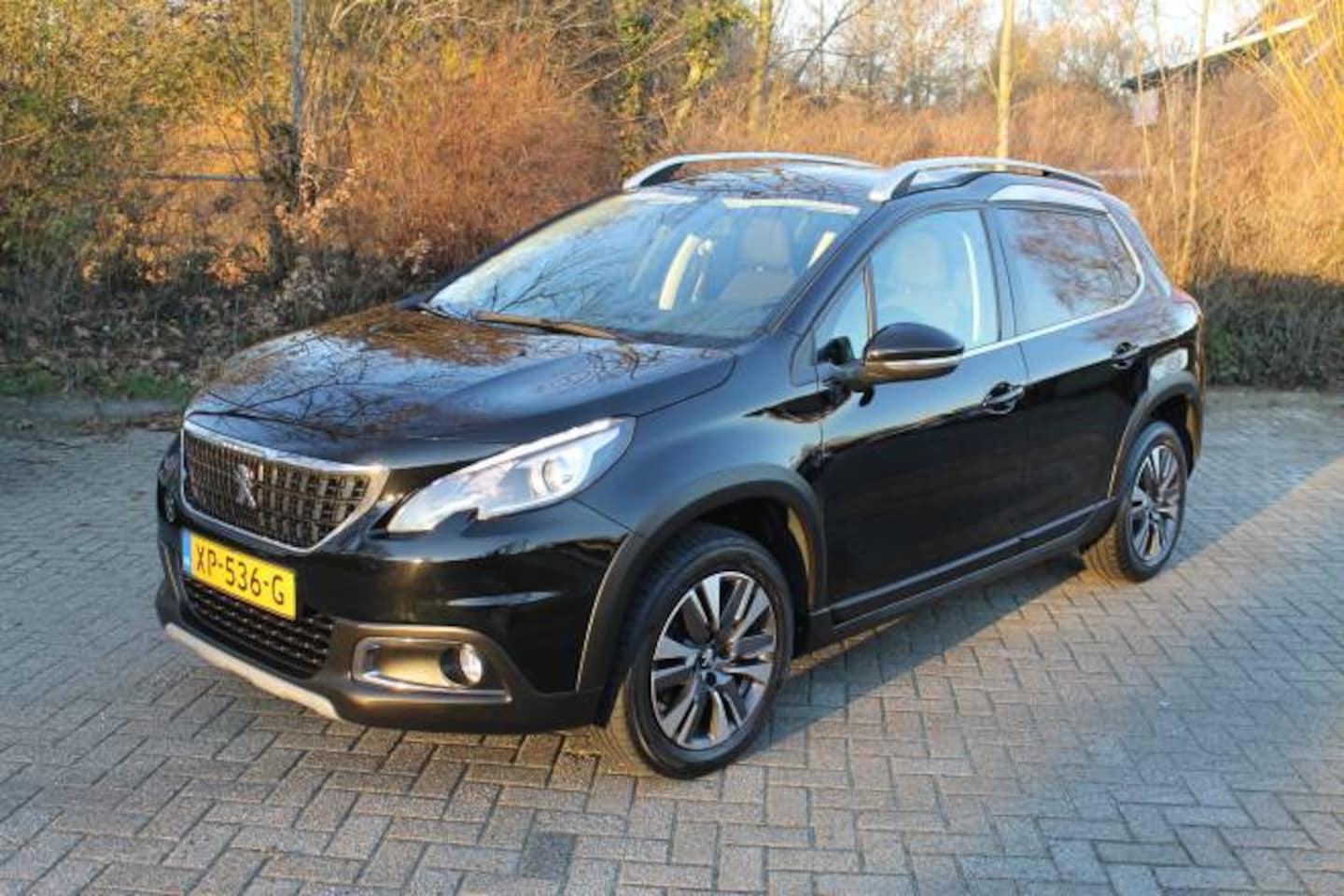 Peugeot 2008 - 1.2 PureTech Allure 1.2 PureTech 110pk Allure - AutoWereld.nl