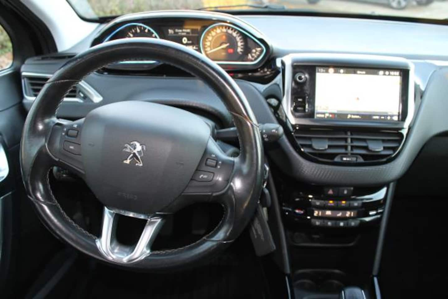 Peugeot 2008 - 1.2 PureTech Allure 1.2 PureTech 110pk Allure