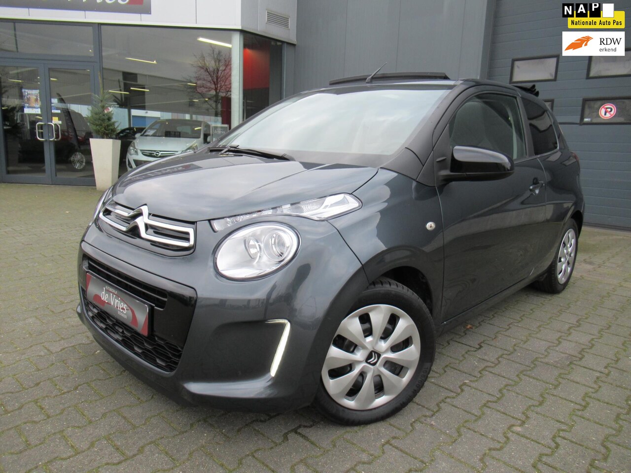 Citroën C1 - 1.2 PureTech Airscape Shine / Cabriodak / Clima - AutoWereld.nl