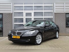 BMW 5-serie - 523i Business Line Edition II / Leer / Navigatie / PDC / N.A.P