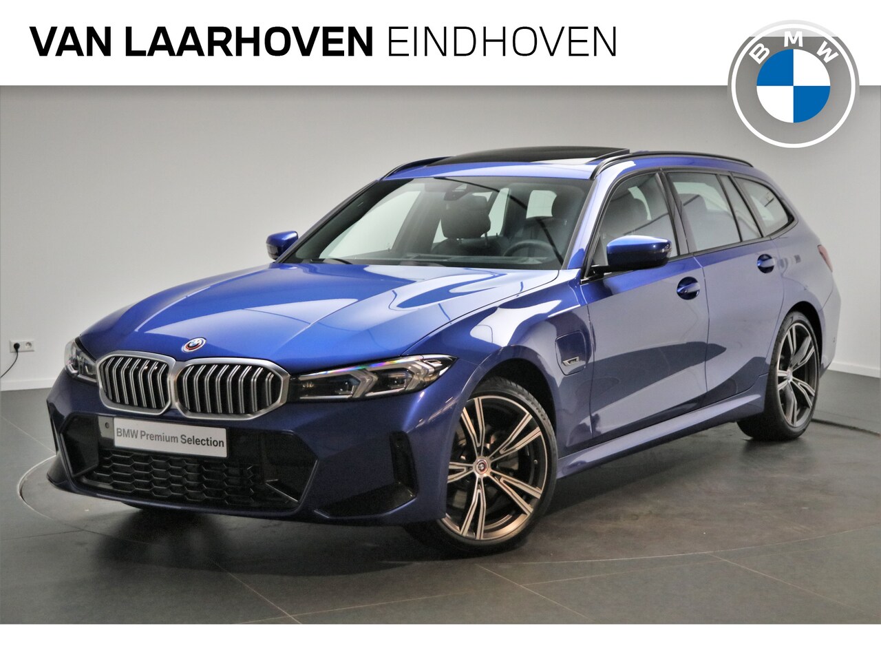 BMW 3-serie Touring - 330e xDrive High Executive M Sport Automaat / BMW M 50 Jahre uitvoering / Panoramadak / Tr - AutoWereld.nl
