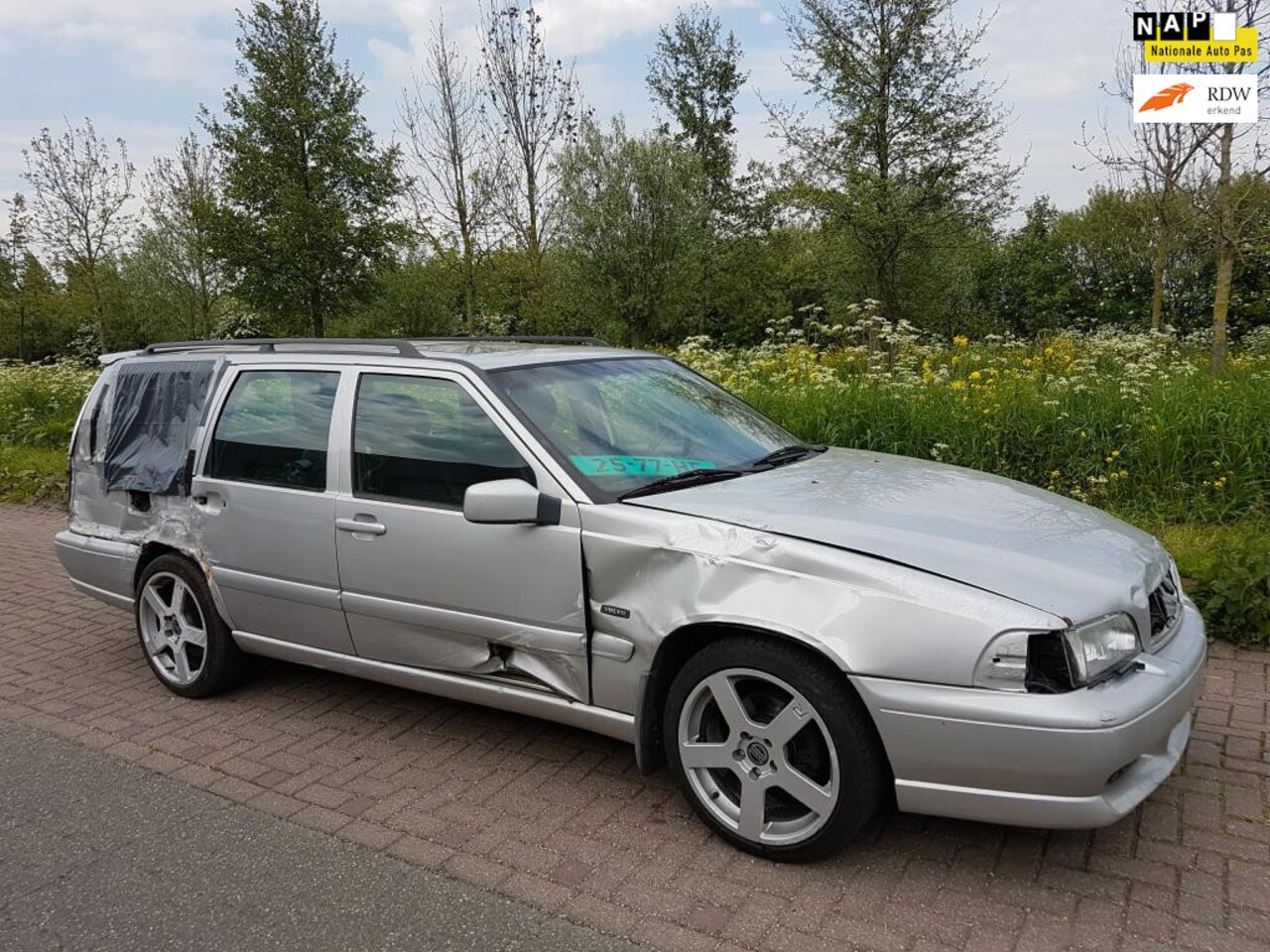 Volvo V70 - 2.3 R AWD + V70 2.3 T5 ONDERDELEN !!! - AutoWereld.nl