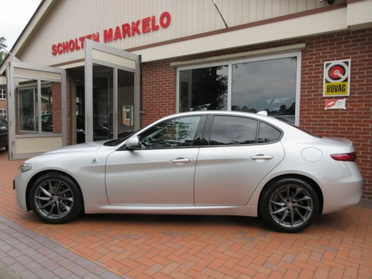 Alfa Romeo Giulia - 2.2 180pk Super 8-traps autom. (132KW) 180 PK - AutoWereld.nl