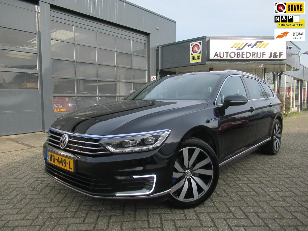 Volkswagen Passat Variant - 1.4 TSI GTE Highline / PANORAMADAK / DEELS LEDER / STOELVERW. / DIGITALE DASHBOARD / STOEL - AutoWereld.nl