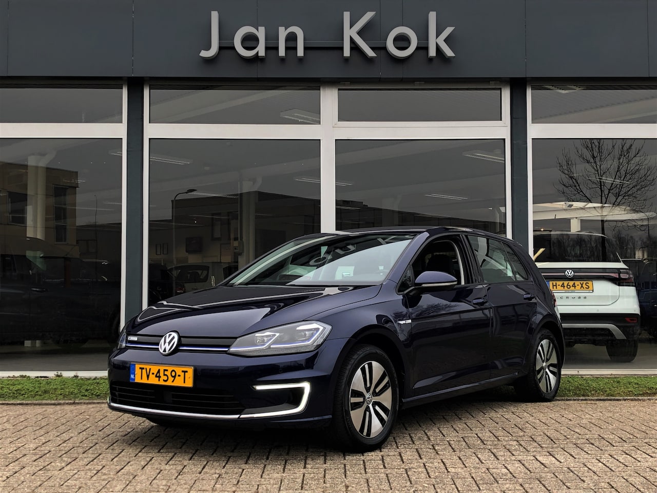 Volkswagen e-Golf - 136 pk | € 2000 Subsidie | Warmtepomp | Full LED - AutoWereld.nl