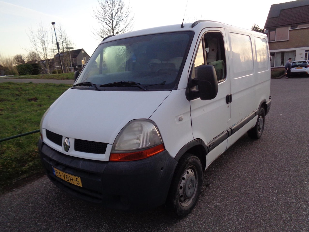 Renault Master - T28 2.5 dCi L1 H1 T28 2.5dCi L1 H1 - AutoWereld.nl