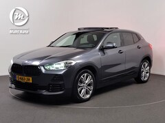 BMW X2 - sDrive18i Sport Line Automaat | Panodak | Navi Pro | Camera | DAB | LED Koplampen | Trekha