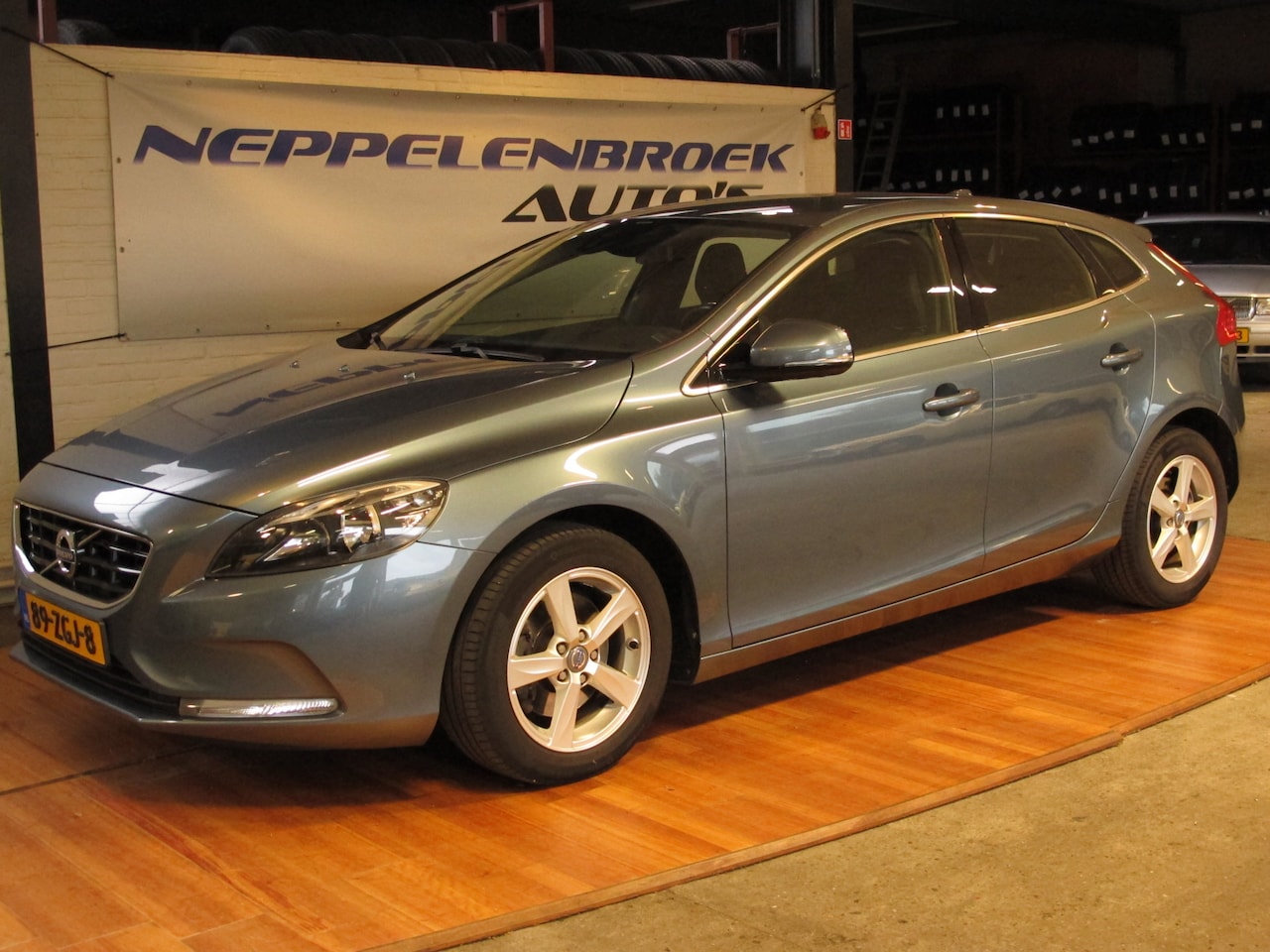 Volvo V40 - 1.6 T3 Momentum 1.6 T3 Momentum - AutoWereld.nl