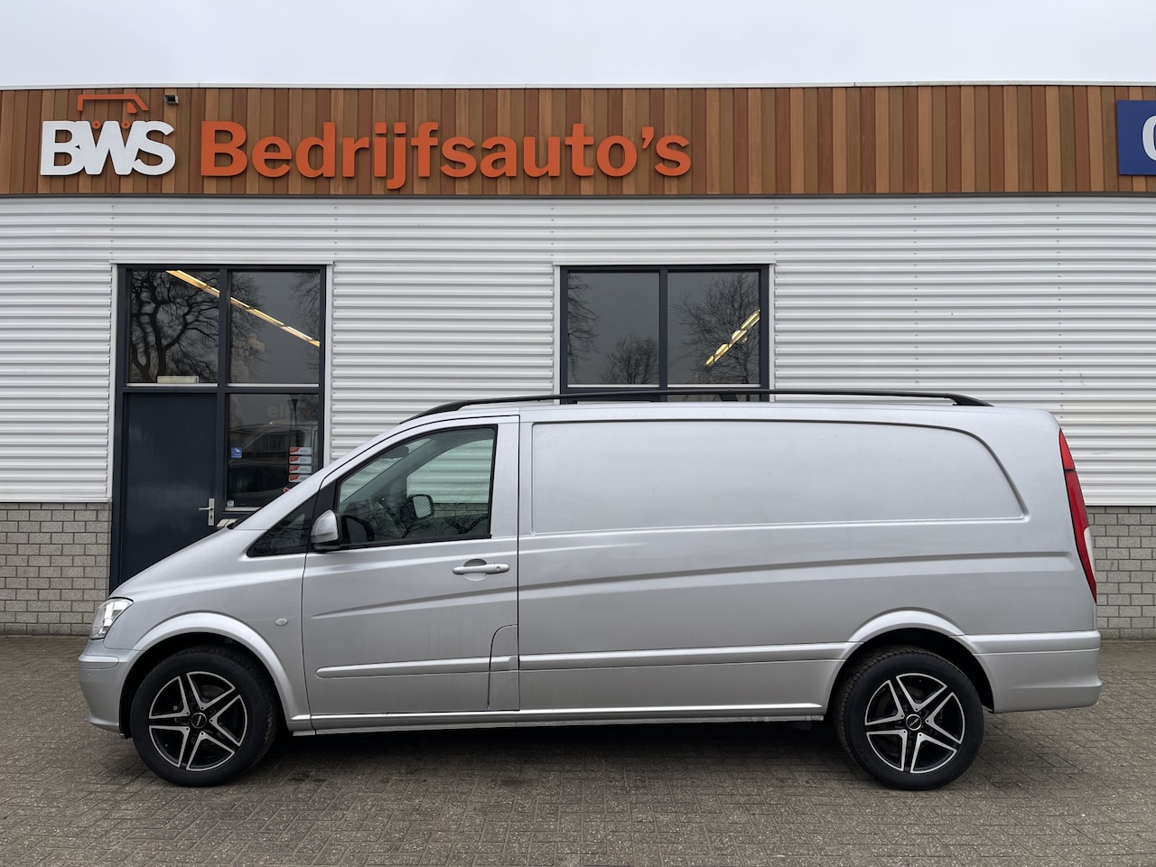 Mercedes-Benz Vito - 113 CDI 343 L3H1 / rijklaar € 13.950 ex btw / lease vanaf € 295 / airco / cruise / trekhaa - AutoWereld.nl