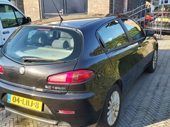 Alfa Romeo 147 - 2.0 T.Spark Distinctive
