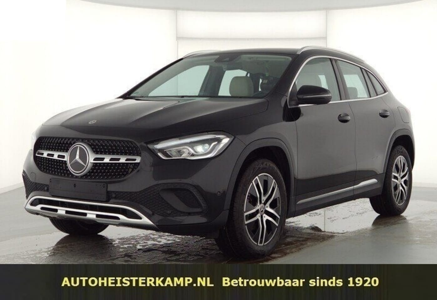 Mercedes-Benz GLA-Klasse - 180 Automaat 136 PK Beige Leder Stoelverwarming LED Navi - AutoWereld.nl