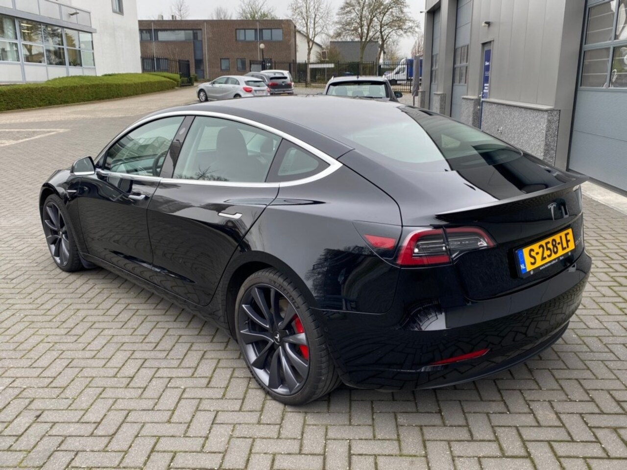 tesla-model-3-performance-awd-513pk-btw-auto.jpg