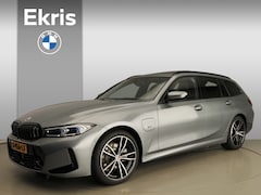BMW 3-serie Touring - 330e xDrive Hybride / LED / Leder / Navigatie / Schuifdak / Trekhaak / Keyles go / DAB / H