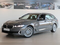 BMW 5-serie Touring - 530e Luxury Line / Laserlight / Active Steering / Harman Kardon
