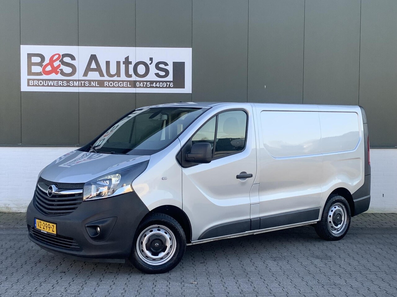 Opel Vivaro - 1.6 CDTI L1H1 Achterklep Navi Camera Cruise Airco Bluetooth Trekhaak - AutoWereld.nl