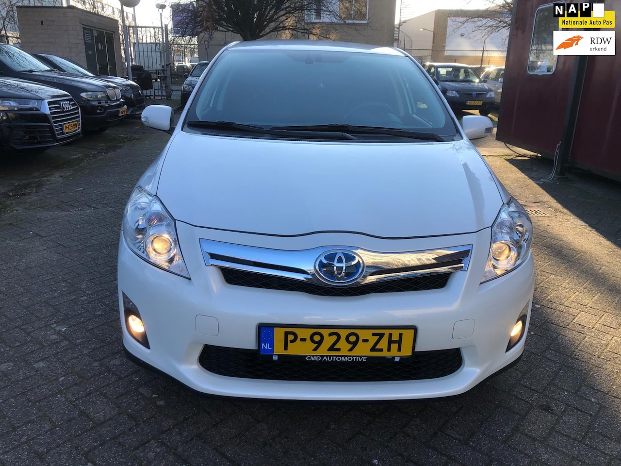 Toyota Auris - 1.8 Full Hybrid Executive Business 1.8 Full Hybrid Executive Business - AutoWereld.nl