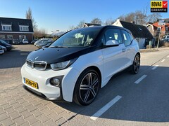 BMW i3 - 22 kWh Snellader, Leder, Camera -2000 subsidie = 15950,
