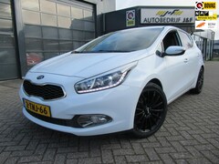 Kia Cee'd - 1.6 GDI BusinessLine / AIRCO / NAV / LMV / PDC / ACHTERUIRIJCAMERA