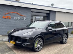 Porsche Cayenne - 3.0 S E-Hybrid pano gts-stoelen NAP NL-auto