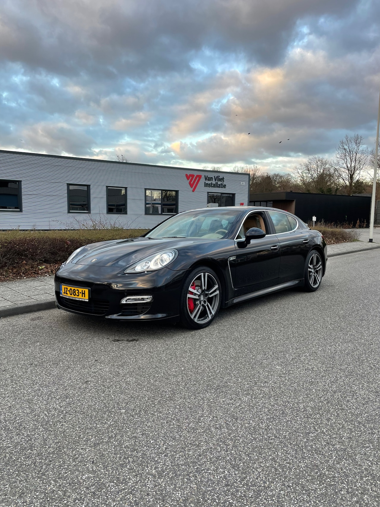 Porsche Panamera - 4.8 V8 Turbo 500PK - AutoWereld.nl