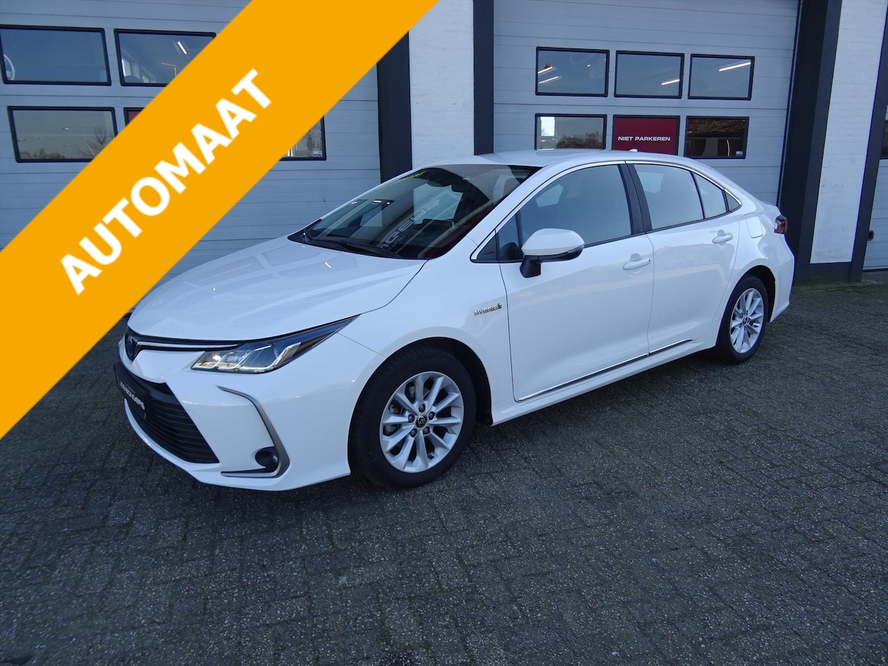 Toyota Corolla - Sedan 1.8 Hybrid 122pk CVT Active - AutoWereld.nl