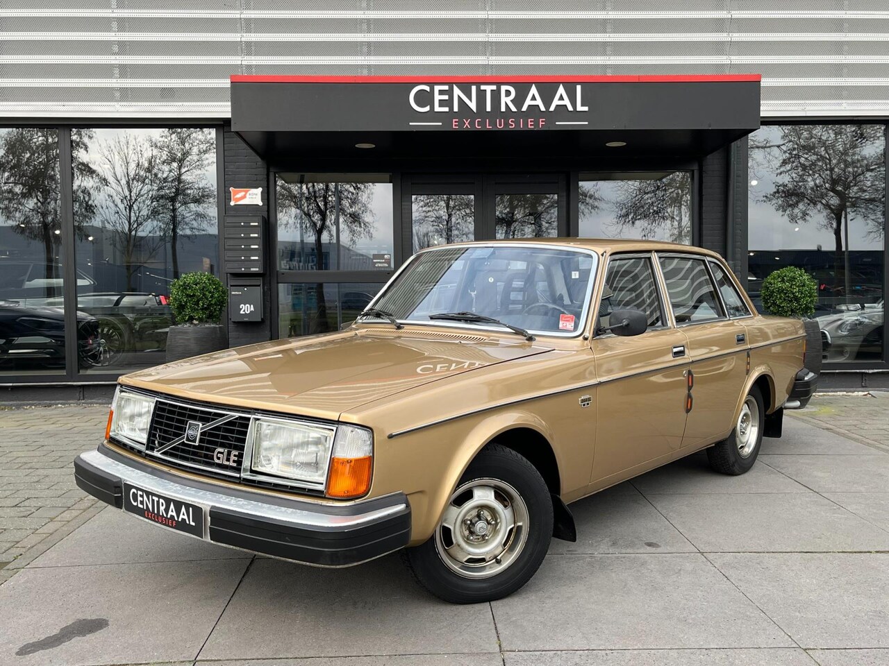 volvo-244-2-1-gl-automaat-origineel-nederlands-uniek-30-000km.jpg