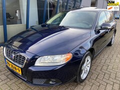 Volvo V70 - 2.5T Kinetic LEER / NAVI / SUNROOF / 17'' VELGEN