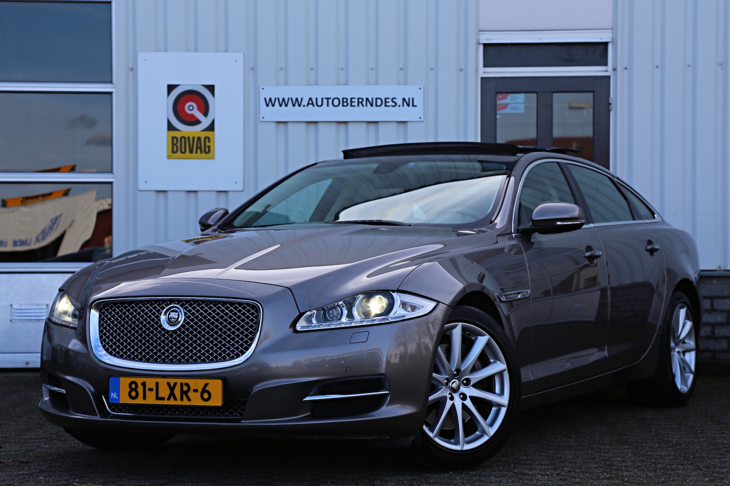 Jaguar XJ - 5.0 V8 385PK Portfolio LWB*NL-Auto*Perfect Onderh.*Pano/Massage/ACC/Stoelverw.V+A/Stuurver - AutoWereld.nl