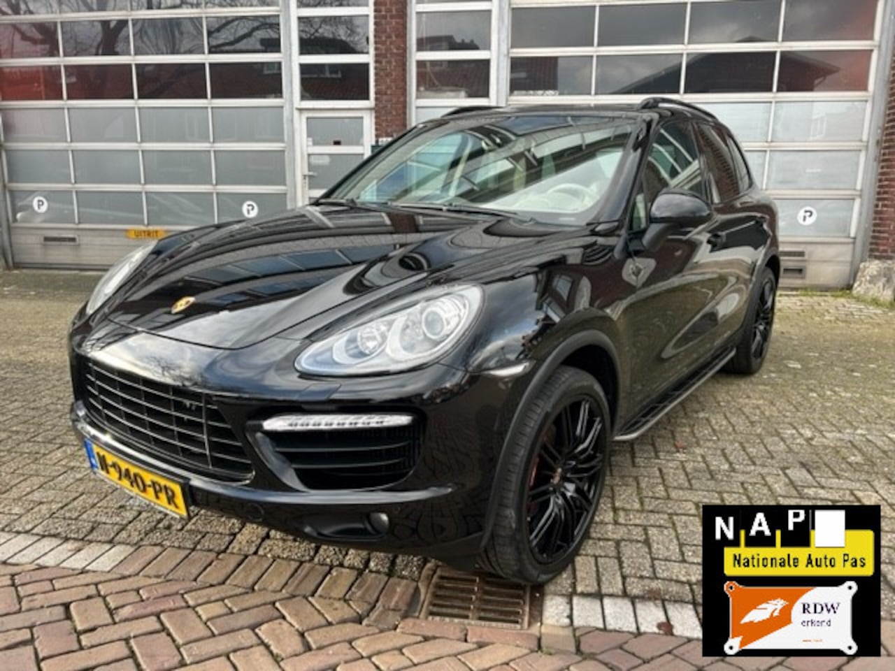 Porsche Cayenne - 3.0D GTS PANO_SPORTCHR_LUCHTV_21" - AutoWereld.nl