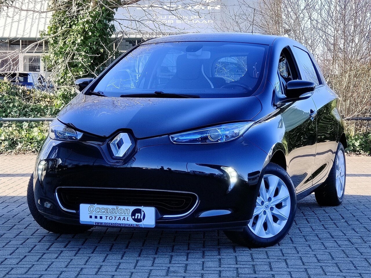 Renault Zoe - Intens 22 kWh ( Accuhuur ) | Camera | Keyless | Navi | Climate | €2.000 Subsidie - AutoWereld.nl