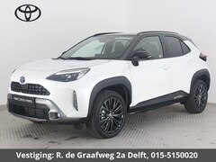 Toyota Yaris Cross - 1.5 Hybrid Adventure *NIEUW UIT VOORRAAD LEVERBAAR* | Panoramadak | Bi-Tone Pearl White |