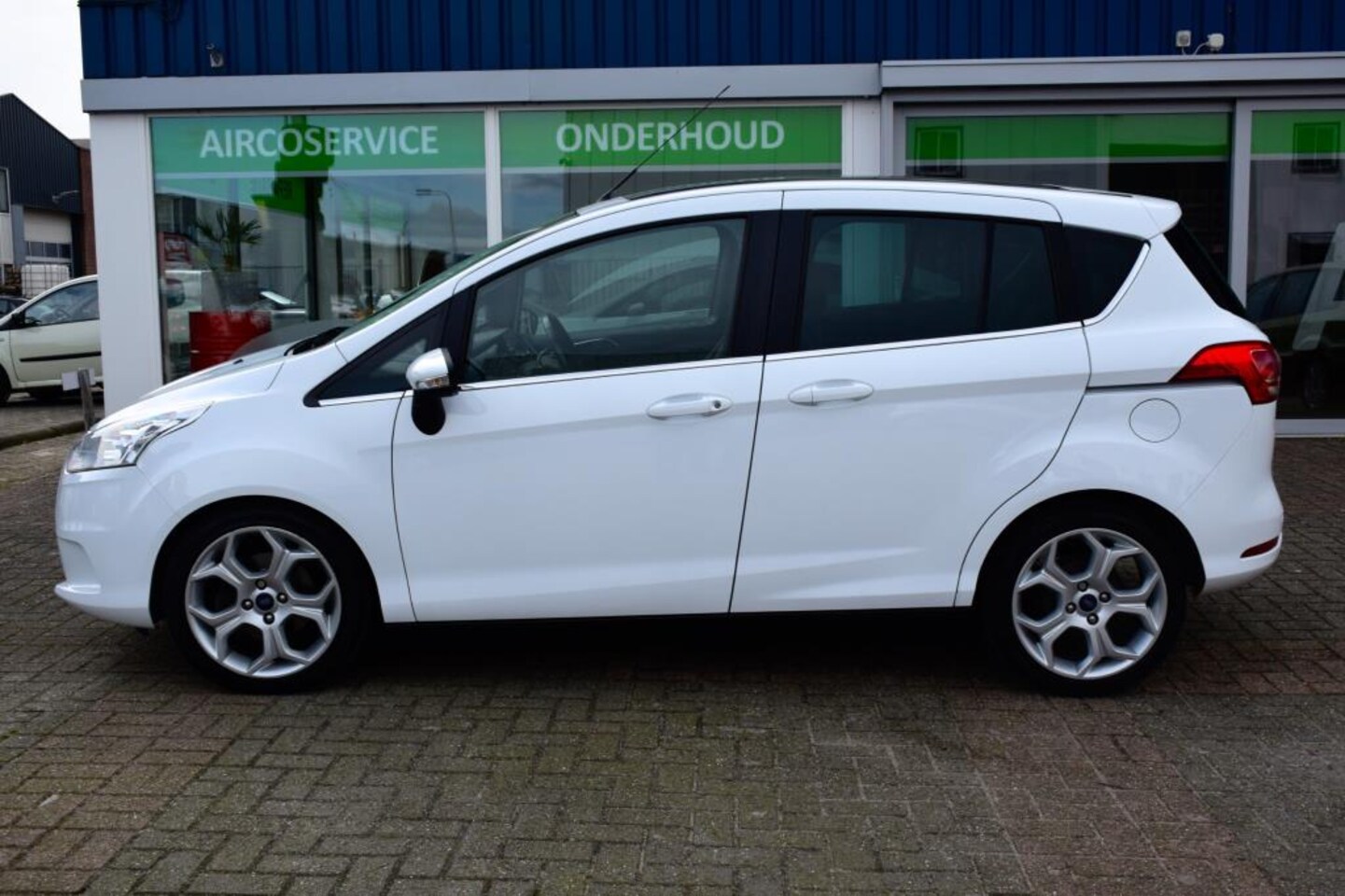 Ford B-Max - 1.0 EcoBoost Titanium, Trekhaak, Leder, LM, NAP, Cruise, Elek.pakket, Parkeerhulp