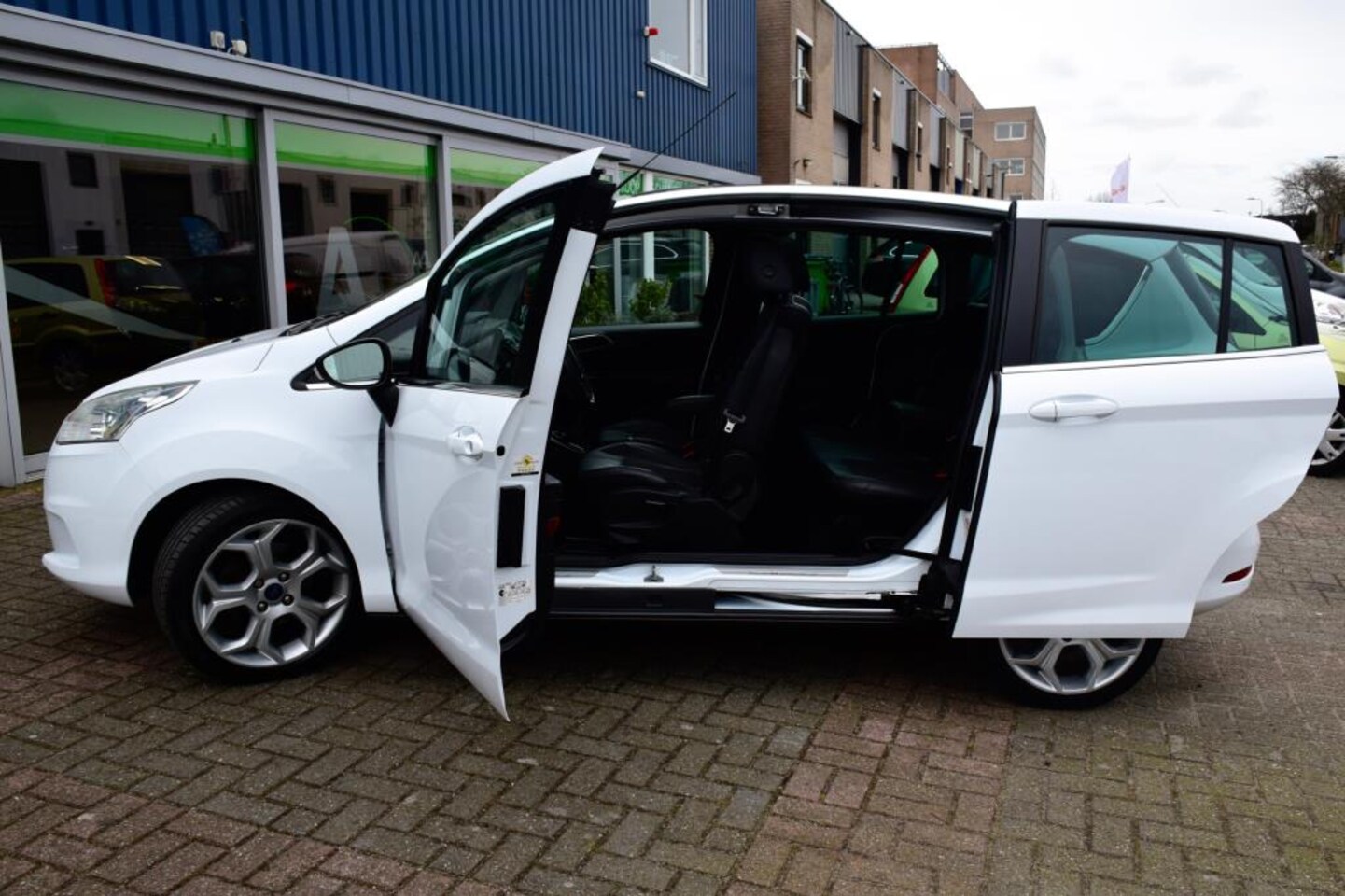 Ford B-Max - 1.0 EcoBoost Titanium, Trekhaak, Leder, LM, NAP, Cruise, Elek.pakket, Parkeerhulp