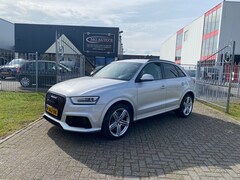 Audi Q3 - 2.5 TFSI RS Q3 quattro | Stoelverwarming | Alcantara/Leer | Carbon | LM Velgen | Automaat