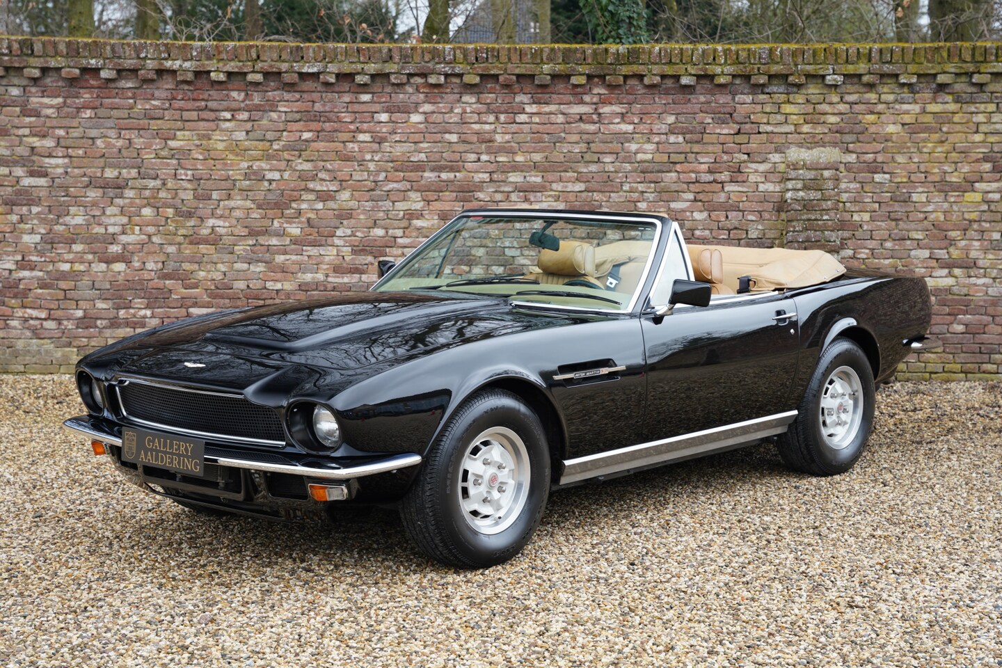 Aston Martin V8 Volante - Very original, Great colour combination - AutoWereld.nl