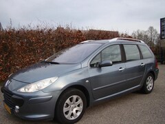 Peugeot 307 SW - 1.6 7 persoons € 2499