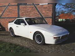 Porsche 944 - Type 2 Targa