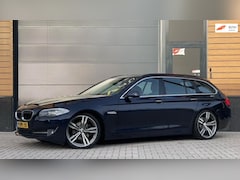 BMW 5-serie Touring - 523i M-Pakket/AUT/Volledig deal onderhouden/Parkeersensoren