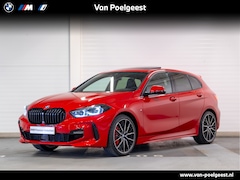 BMW 1-serie - 118i High Executive M-Sport | Panoramadak | M Sportstoelen | Parkeercamera | CarPlay | 19