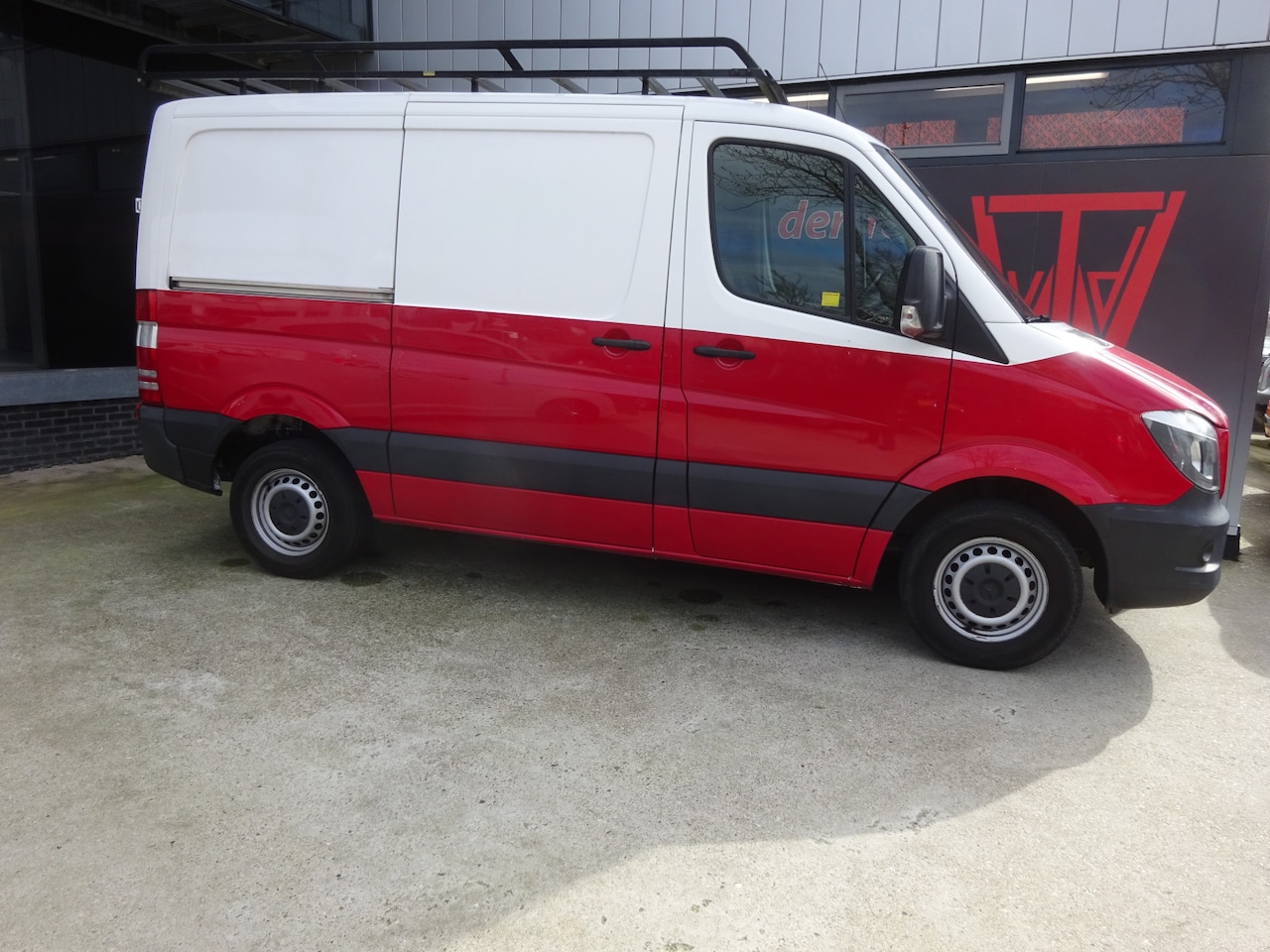 Mercedes-Benz Sprinter - 213 2.2 CDI | AIRCO | NAVIGATIE | CRUISE | TREKHAAK | 3-ZITS | APK TOT 11-2023 - AutoWereld.nl