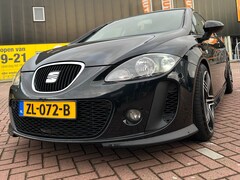 Seat Leon - 1.2 TSI Ecomotive COPA Sport gt uitlaat benzine cupra look bumpers