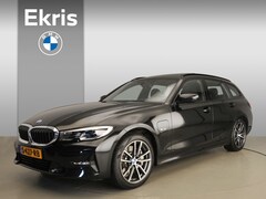 BMW 3-serie Touring - 330E Hybride / XDrive / Laserlicht / Leder / HUD / Schuifdak / Trekhaak / Sportstoelen / D
