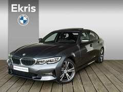 BMW 3-serie - Sedan 320i High Executive Model Sport Line / Achteruitrijcamera / Elektrisch glazen schuif