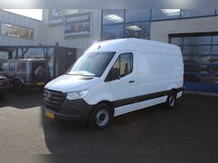 Mercedes-Benz Sprinter - 317 1.9 CDI L2H2 RWD 3500kg Trekhaak, MBUX met Camera, Airbag bijrijder, Etc