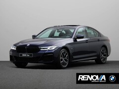 BMW 5-serie - Sedan 530e Business Edition Plus M-Sport | 19 Inch | Schuifdak | Harman Kardon | Head up |